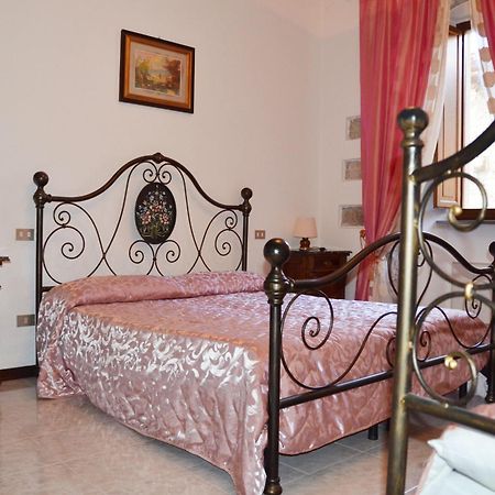 مبيت وإفطار غوبيو Residenza Di Via Piccardi الغرفة الصورة
