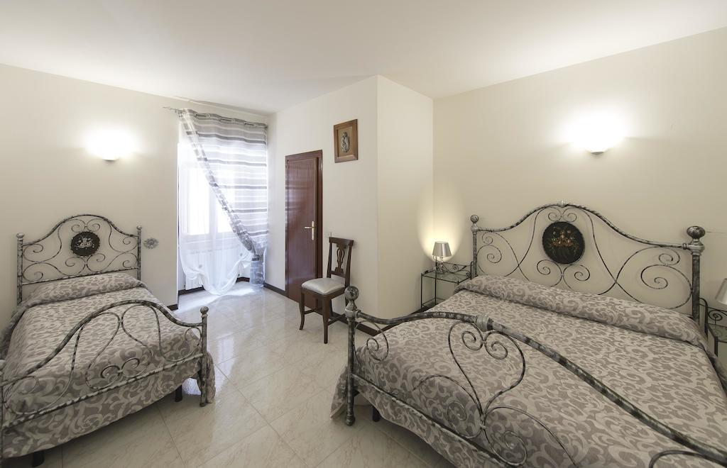 مبيت وإفطار غوبيو Residenza Di Via Piccardi الغرفة الصورة