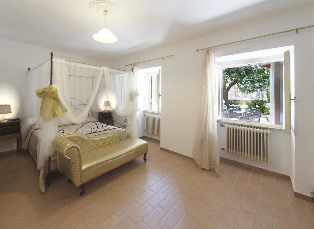 مبيت وإفطار غوبيو Residenza Di Via Piccardi الغرفة الصورة